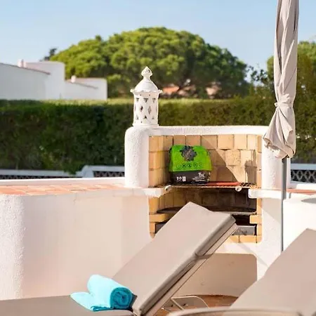 Sleeps 6 With Pool Air Con And Wifi