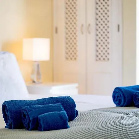 Sleeps 6 With Pool Air Con And Wifi Villa Vale do Lobo