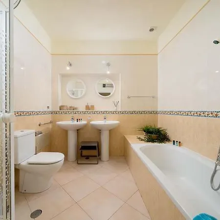 Sleeps 6 With Pool Air Con And Wifi Villa *