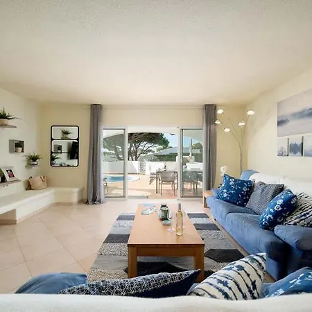 Sleeps 6 With Pool Air Con And Wifi Villa *
