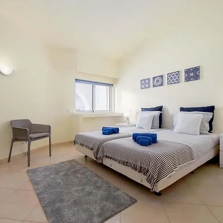 Sleeps 6 With Pool Air Con And Wifi Villa *