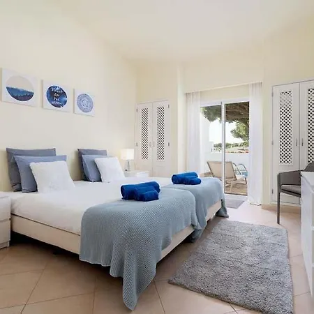 Sleeps 6 With Pool Air Con And Wifi * Vale do Lobo