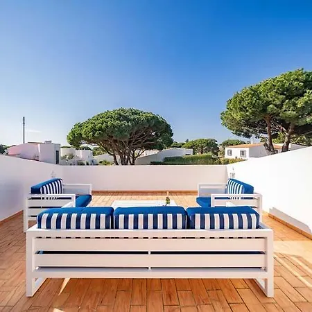 Sleeps 6 With Pool Air Con And Wifi Villa