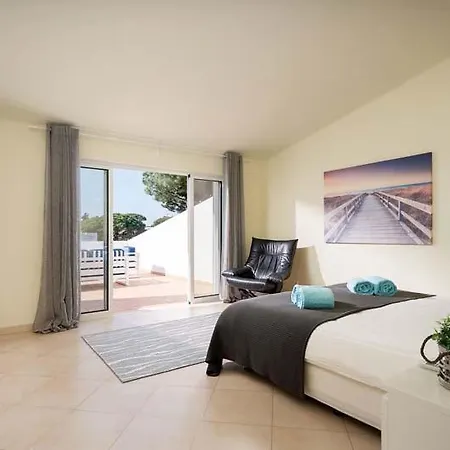 Sleeps 6 With Pool Air Con And Wifi ואלה דה לובו